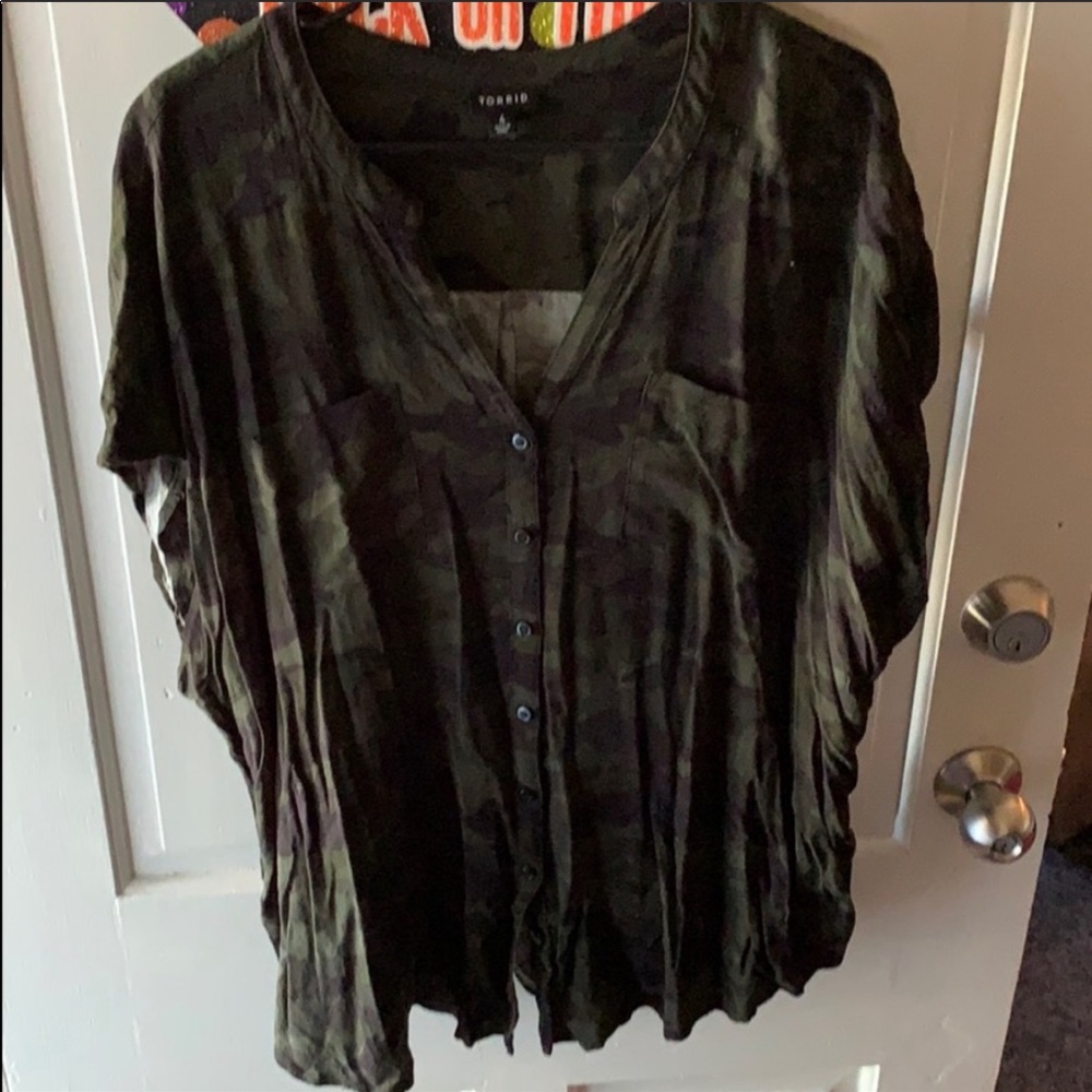 Torrid size 4 Camo Top